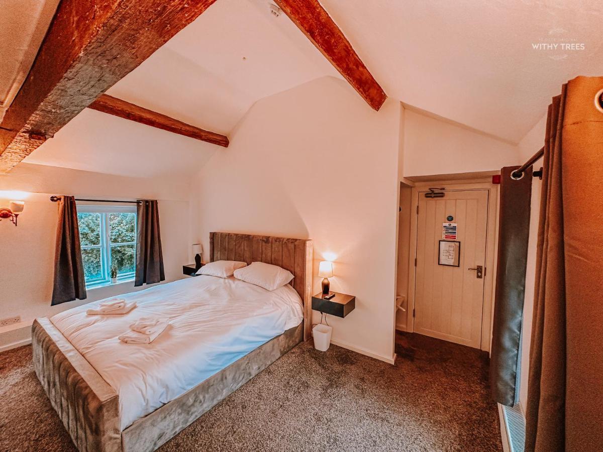 Ye Olde Original Withy Trees Hotel Bamber Bridge ภายนอก รูปภาพ