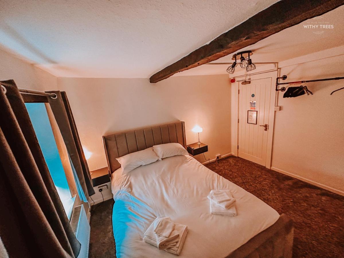 Ye Olde Original Withy Trees Hotel Bamber Bridge ภายนอก รูปภาพ